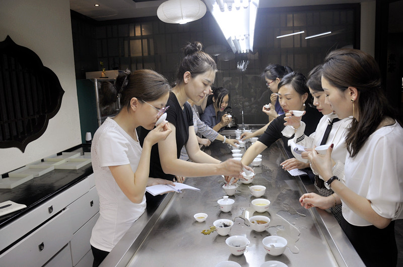 中国十大茶艺师培训排行榜："精行俭德"诠释培训体系中碰撞与交融